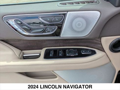New 2024 Lincoln Navigator Reserve image 11