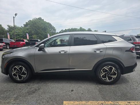 Used 2023 Kia Sportage LX FWD image 4