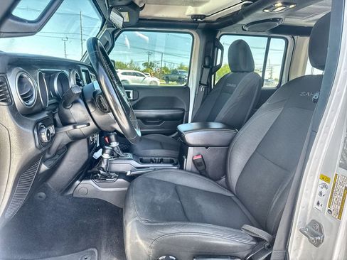 Used 2020 Jeep Wrangler Unlimited Sahara AWD/4WD image 11