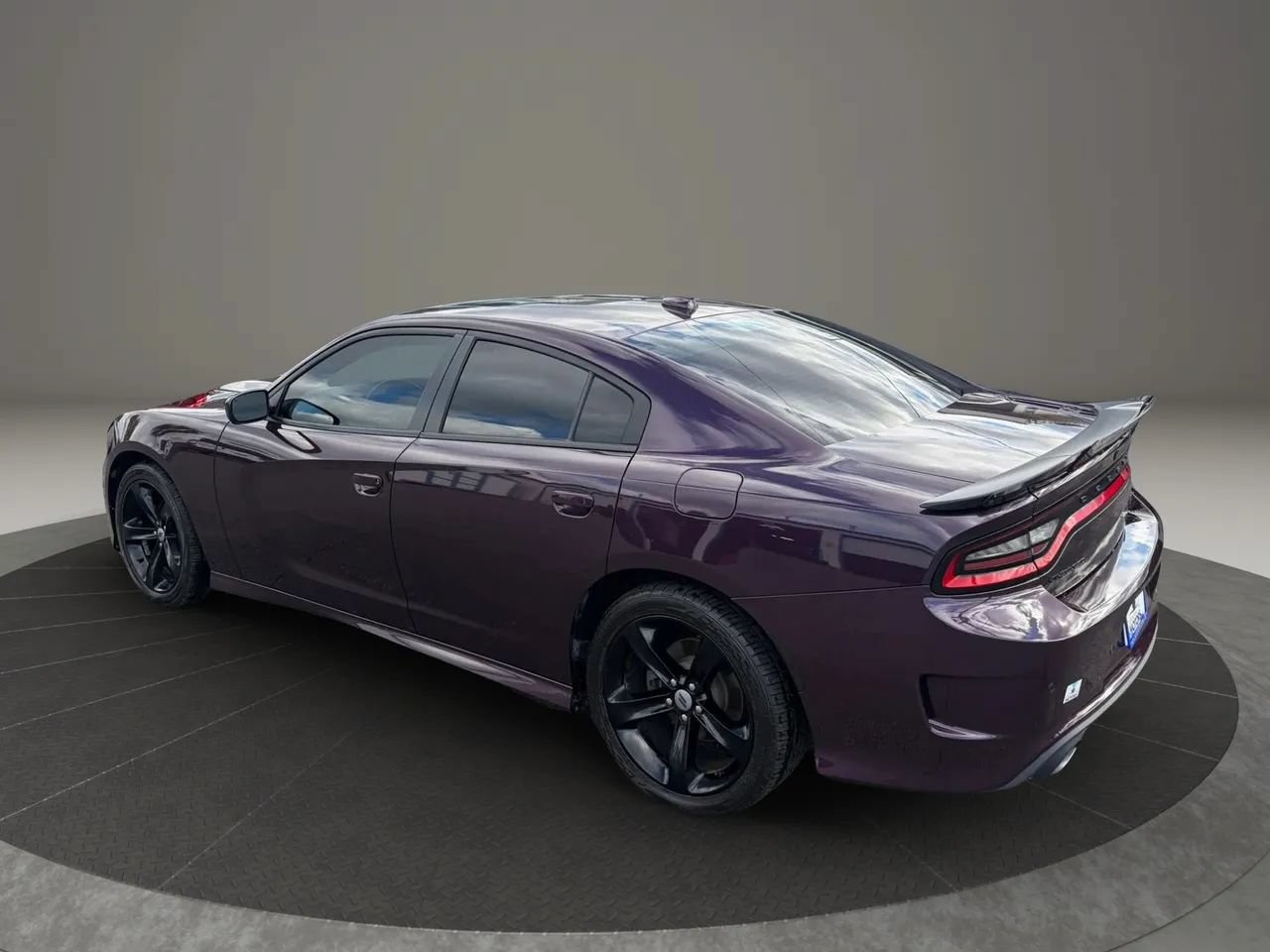 Used 2020 Dodge Charger R/T w/ Blacktop Package RWD image 3