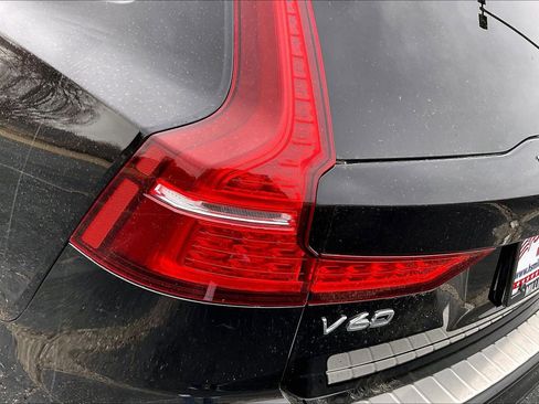 Used 2020 Volvo V60 T5 Cross Country w/ Protection Package Premier image 24