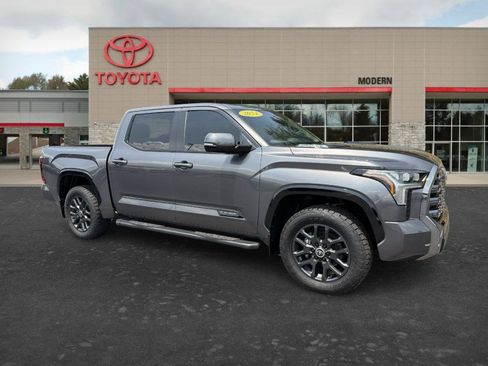 Used 2024 Toyota Tundra Platinum AWD/4WD image 3