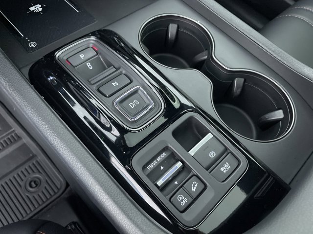 Used 2025 Honda Pilot TrailSport image 31