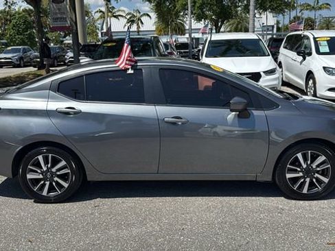 Used 2021 Nissan Versa SV FWD image 11