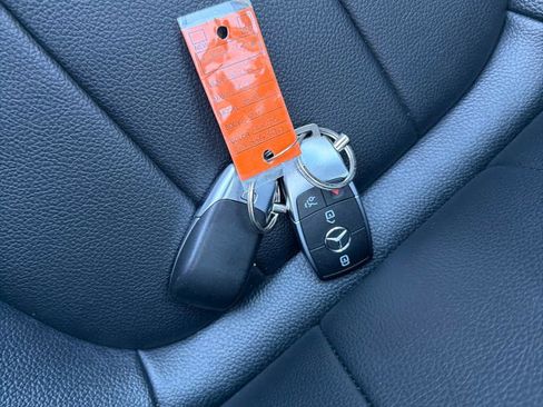 Used 2023 Mercedes-Benz GLB 250 4MATIC image 31