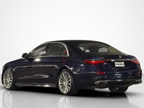 Used 2023 Mercedes-Benz S 580 4MATIC Sedan image 3