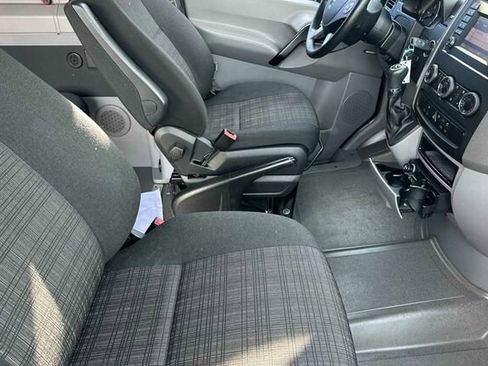 Used 2016 Mercedes-Benz Sprinter 2500 image 18