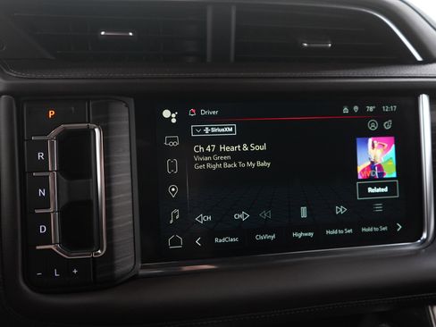 Used 2024 GMC Yukon XL Denali w/ Denali Reserve Package AWD/4WD image 33