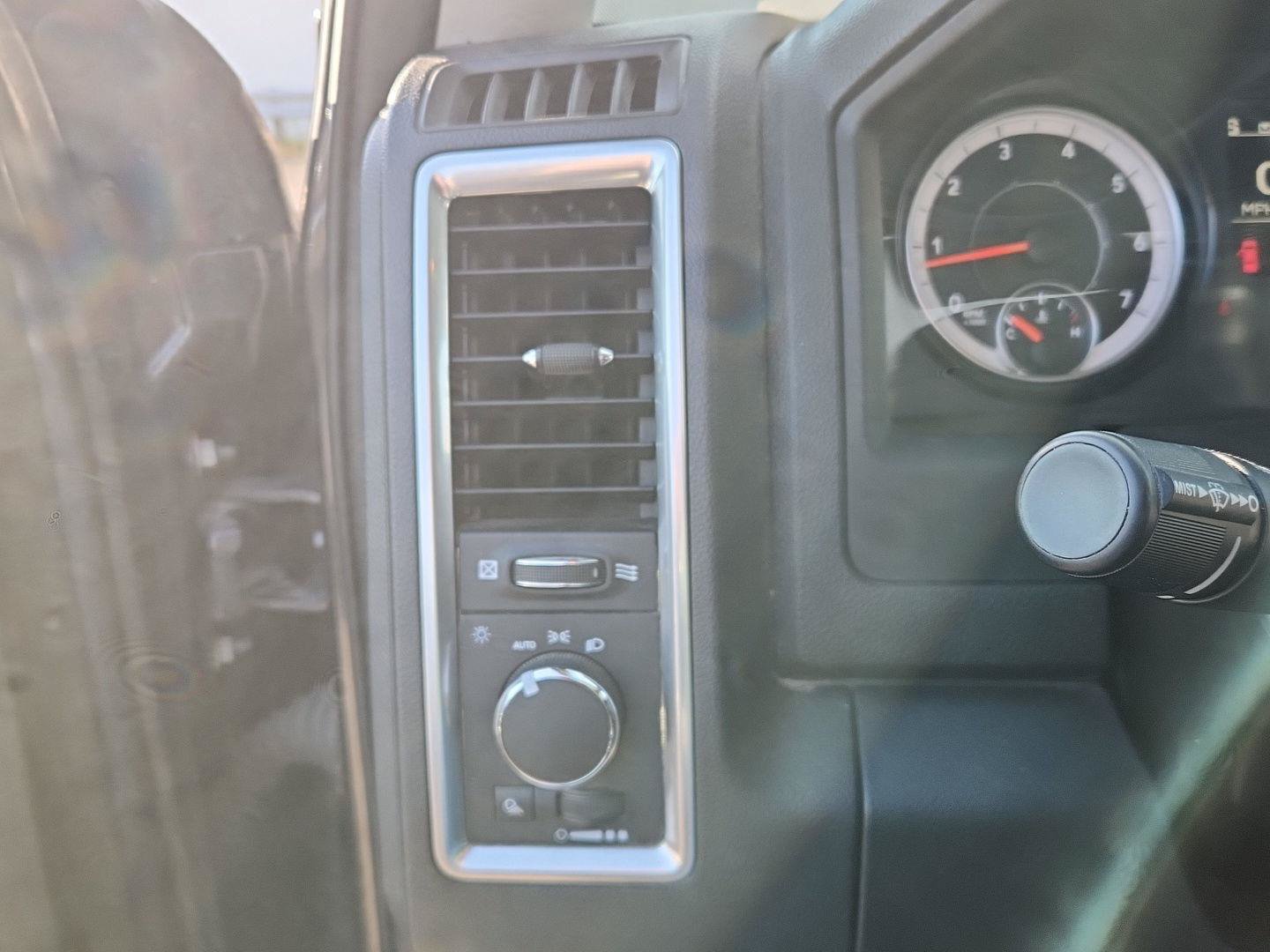 Used 2023 RAM 1500 Classic SLT w/ Protection Group AWD/4WD image 18