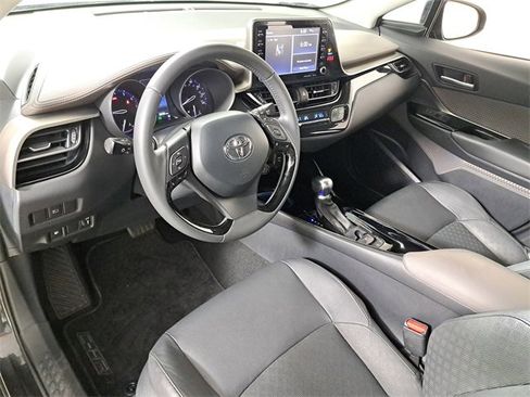 Used 2022 Toyota C-HR Limited image 18