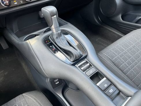 Certified 2024 Honda HR-V LX image 27