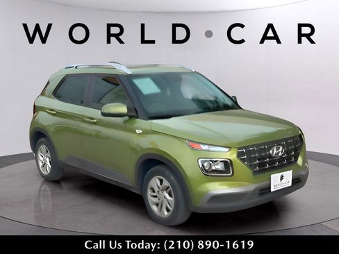 Used 2020 Hyundai Venue SEL image 2
