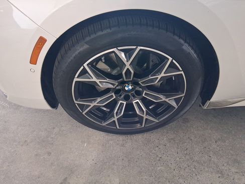 Certified 2024 BMW i7 eDrive50 w/ Premium Package 2 image 9