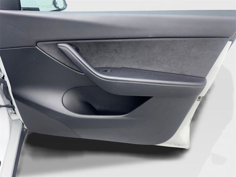 Used 2022 Tesla Model Y Performance image 48