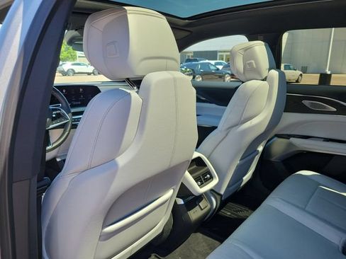 Certified 2024 Cadillac Lyriq Luxury AWD/4WD image 8