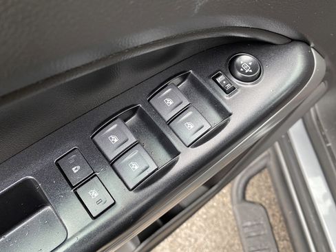 Used 2021 Chevrolet Colorado LT w/ Redline Special Edition image 18