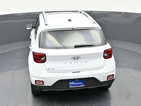 Certified 2025 Hyundai Venue SEL image 37