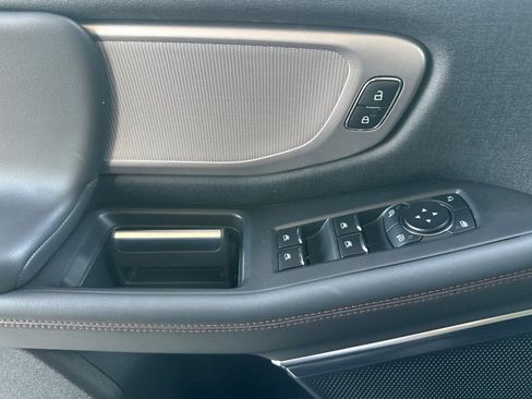 Used 2025 Ford Expedition Active image 11