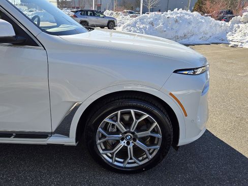 Used 2025 BMW X7 xDrive40i image 16