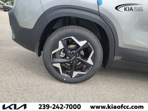 New 2026 Kia Seltos S FWD image 9
