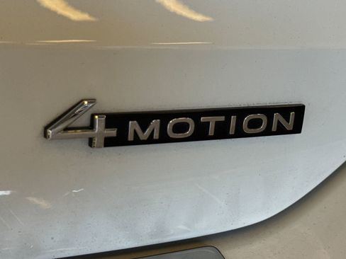 Certified 2024 Volkswagen Taos SE image 41