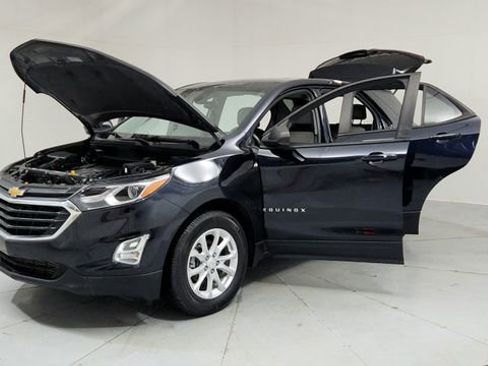 Certified 2021 Chevrolet Equinox LS w/ LS Convenience Package image 9