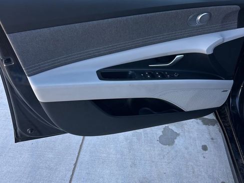 Certified 2025 Hyundai Elantra Limited image 6