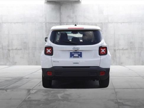 Used 2023 Jeep Renegade Latitude AWD/4WD image 6