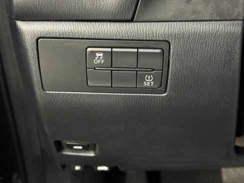 Used 2018 MAZDA MAZDA3 Sport w/ Preferred Equipment Package image 16