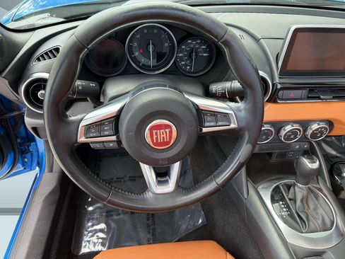 Used 2017 FIAT 124 Spider Lusso RWD image 11
