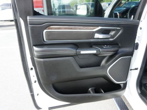 Used 2019 RAM 1500 Laramie AWD/4WD image 15