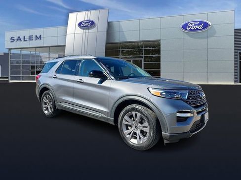 Certified 2022 Ford Explorer XLT w/ Equipment Group 202A AWD/4WD image 1
