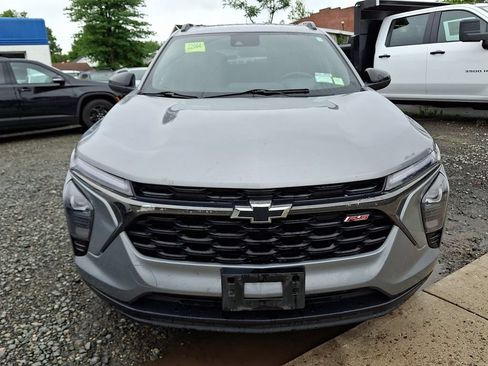 Certified 2024 Chevrolet Trax RS w/ Sunroof Package FWD image 2