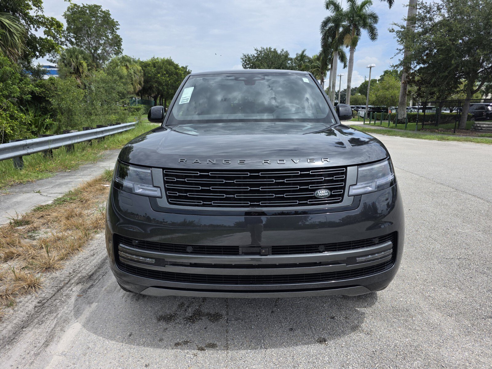 New 2026 Land Rover Range Rover Long Wheelbase SE AWD/4WD image 8