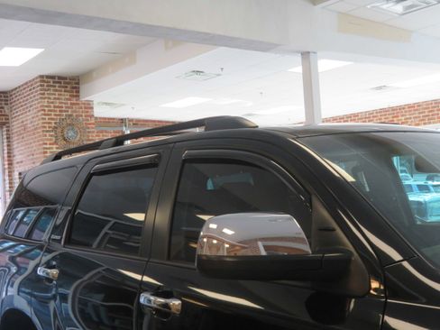 Used 2017 Toyota Sequoia Platinum AWD/4WD image 85