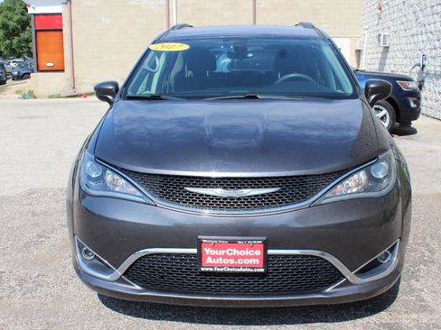 Used 2017 Chrysler Pacifica Touring Plus w/ Tire & Wheel Group image 8