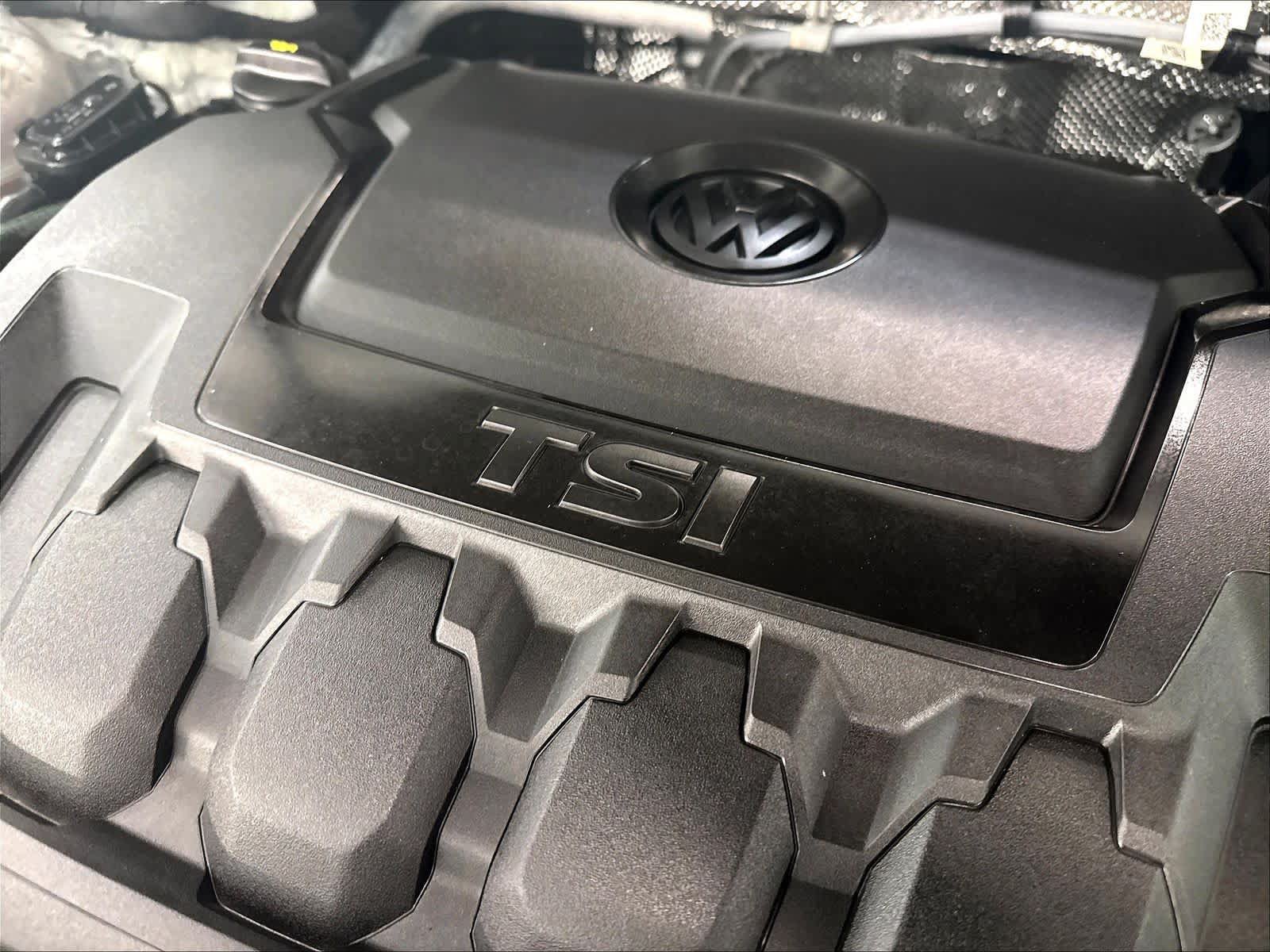 Used 2023 Volkswagen Tiguan SE R-Line AWD/4WD image 34