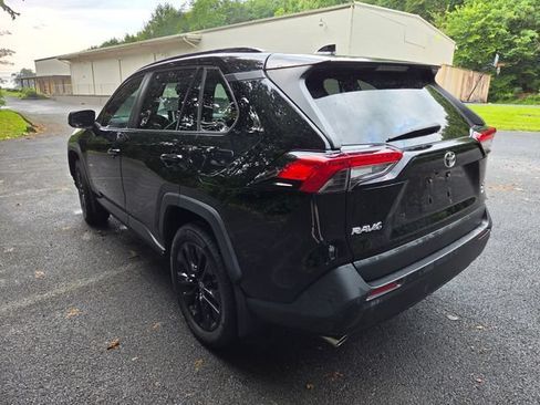 Used 2023 Toyota RAV4 XLE Premium AWD/4WD image 10