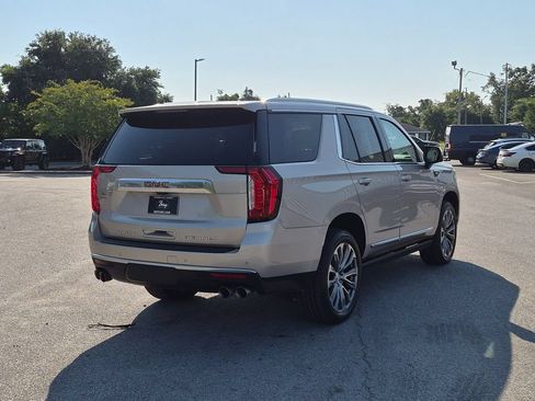 Used 2021 GMC Yukon Denali w/ Denali Premium Package AWD/4WD image 5