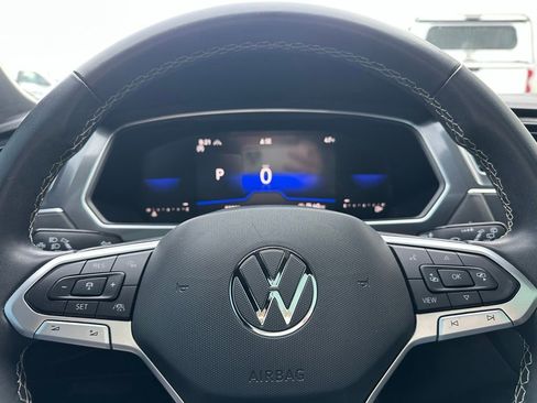 Used 2023 Volkswagen Tiguan SE R-Line image 11