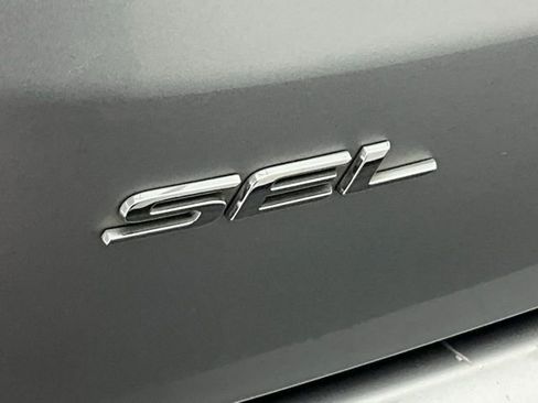 Used 2022 Ford Edge SEL AWD/4WD image 25