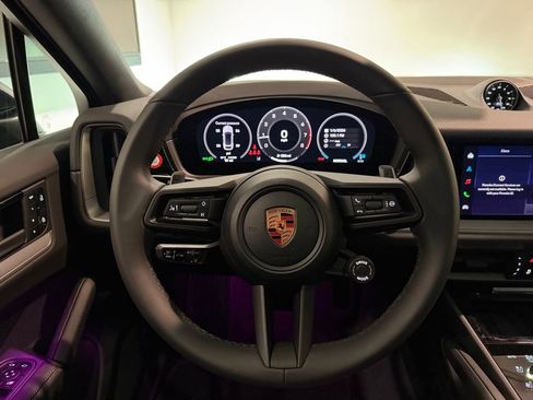 Certified 2026 Porsche Cayenne image 12