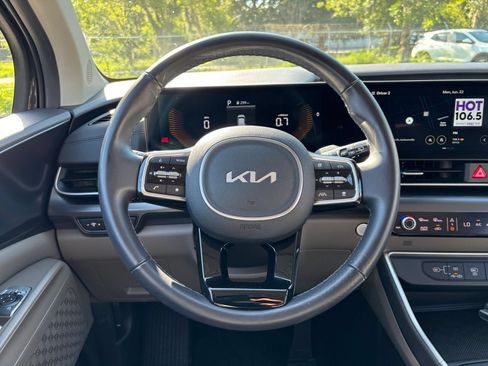 Used 2026 Kia Carnival FWD image 30