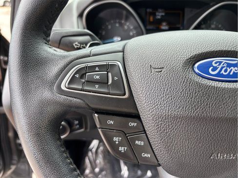 Used 2015 Ford Focus SE w/ SE Sport Package FWD image 17