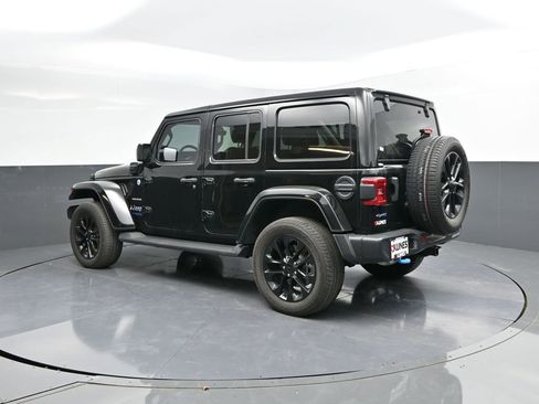Used 2022 Jeep Wrangler Unlimited Sahara w/ Cold Weather Group image 5