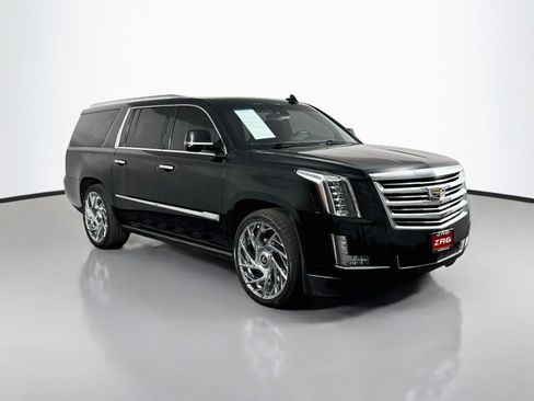 Used 2016 Cadillac Escalade ESV Platinum AWD/4WD image 7