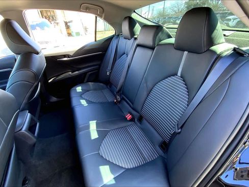 Used 2024 Toyota Camry SE image 20