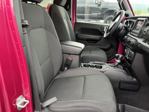 Used 2021 Jeep Wrangler Unlimited Sport AWD/4WD image 3