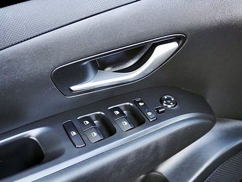 Certified 2024 Hyundai Tucson SE image 23