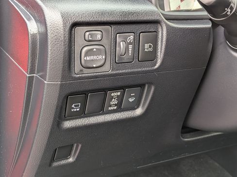 Used 2022 Toyota 4Runner Limited AWD/4WD image 17